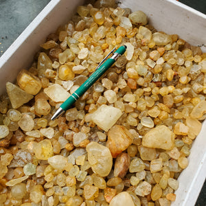 Topaz from Brazil 1 pound
Roughstone.Rocks LLC